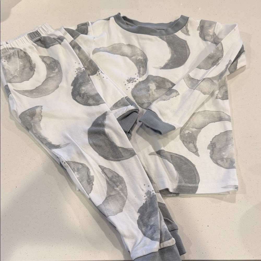 Burt’s Bees Gray and White Kids Pajamas